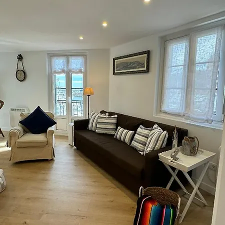 Istua - Etxie La Casa *