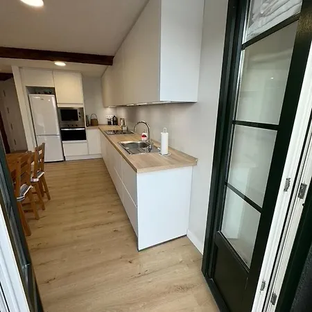 Istua - Etxie La Casa