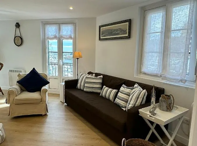 Istua - Etxie La Casa *