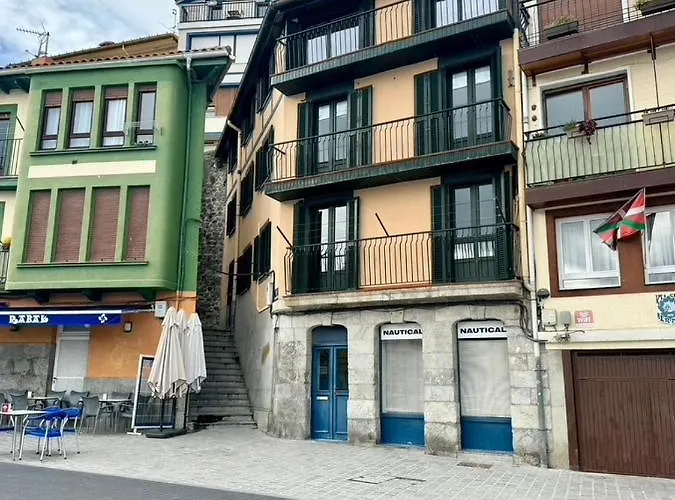 Istua - Etxie La Casa *